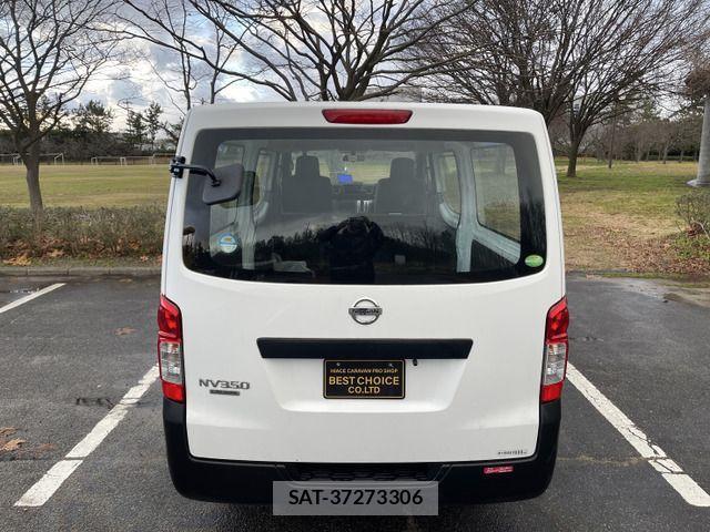 Nissan NV350 Caravan 2017-07 530088-14