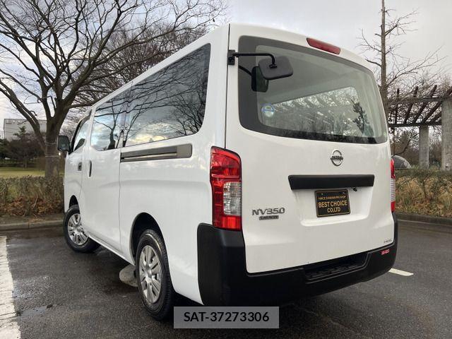 Nissan NV350 Caravan 2017-07 530088-1
