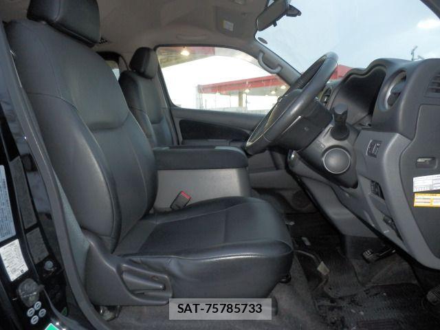 Nissan NV350 Caravan 2014-06 731218-10