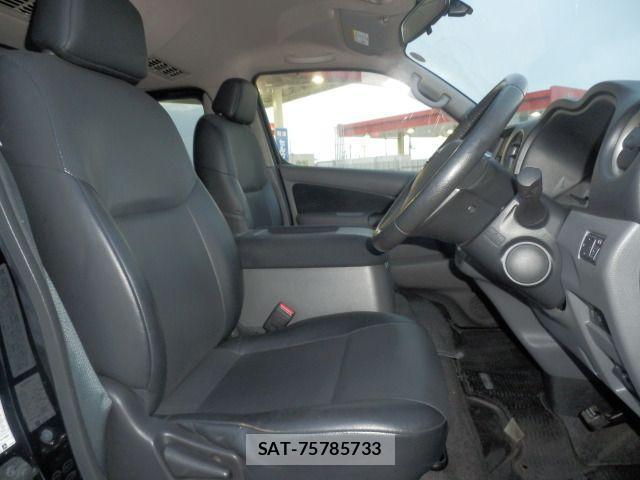 Nissan NV350 Caravan 2014-06 731218-11