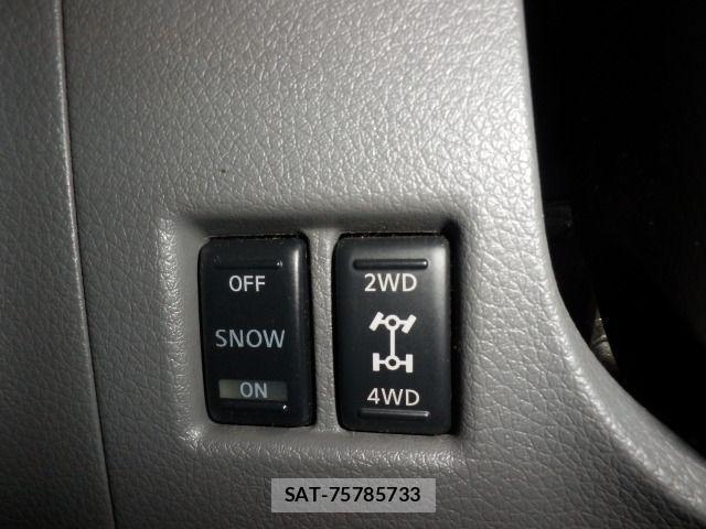 Nissan NV350 Caravan 2014-06 731218-19