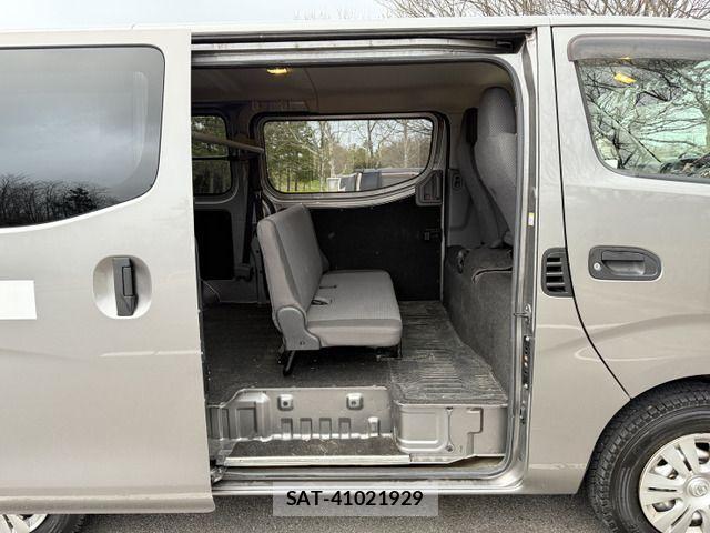 Nissan NV350 Caravan 2015-03 872659-14