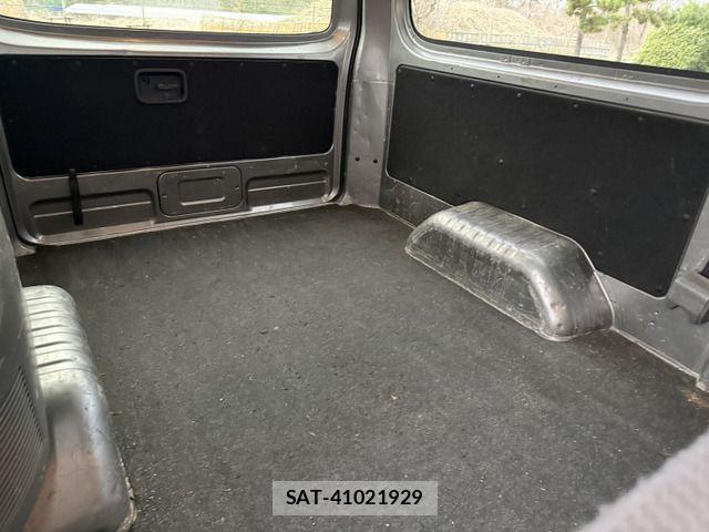 Nissan NV350 Caravan 2015-03 872659-17