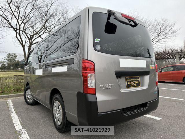 Nissan NV350 Caravan 2015-03 872659-1