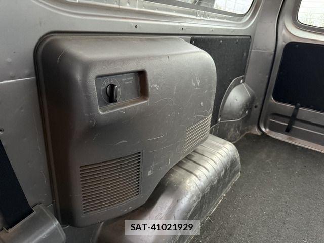 Nissan NV350 Caravan 2015-03 872659-19
