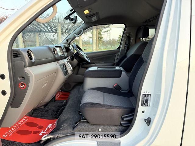 Nissan NV350 Caravan 2013-09 875501-9