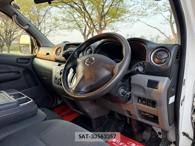 Nissan NV350 Caravan 2014-03 902799-11