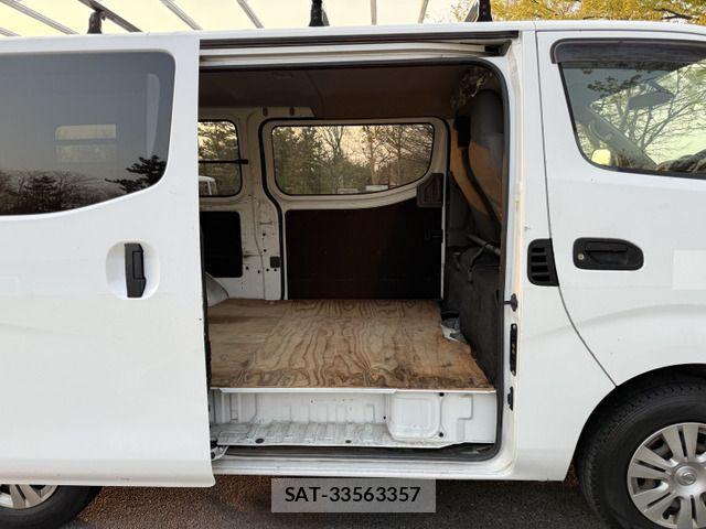 Nissan NV350 Caravan 2014-03 902799-15