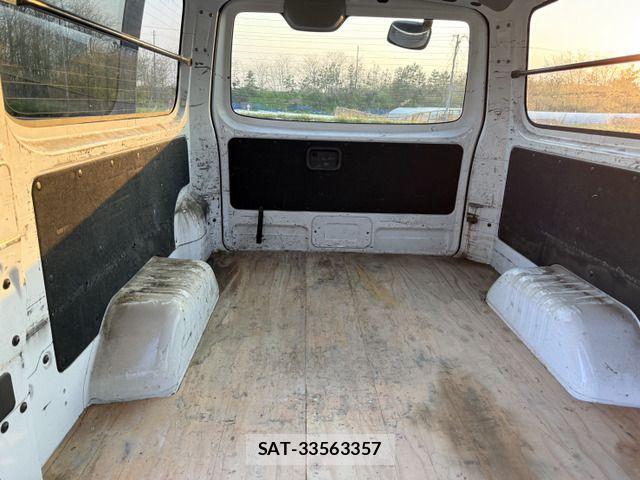 Nissan NV350 Caravan 2014-03 902799-17