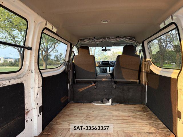 Nissan NV350 Caravan 2014-03 902799-18