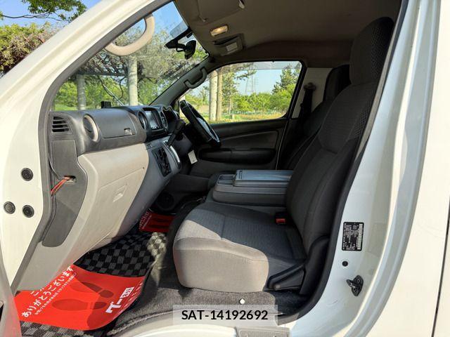 Nissan NV350 Caravan 2014-01 943919-9