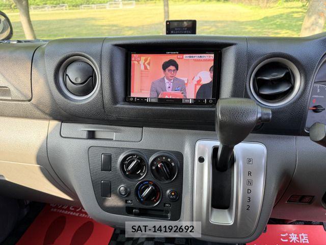 Nissan NV350 Caravan 2014-01 943919-12