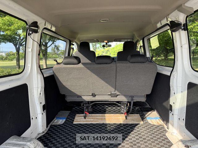 Nissan NV350 Caravan 2014-01 943919-19