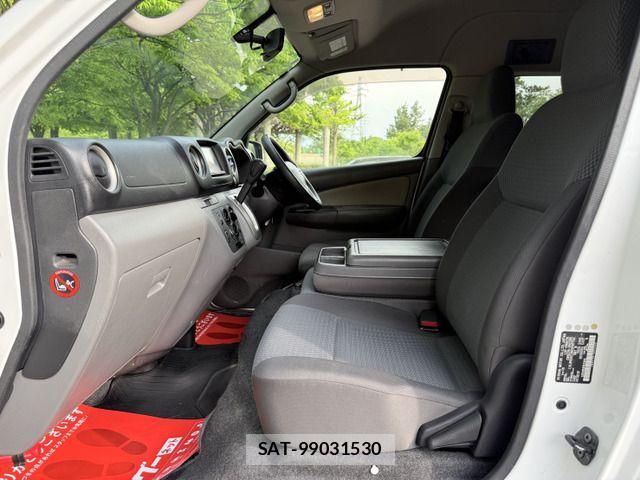 Nissan NV350 Caravan 2014-03 958734-9