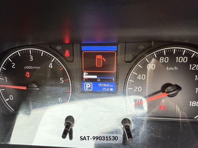 Nissan NV350 Caravan 2014-03 958734-14