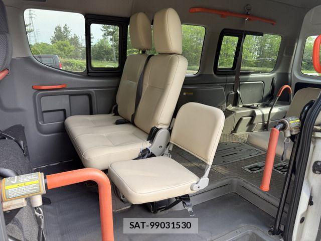Nissan NV350 Caravan 2014-03 958734-16