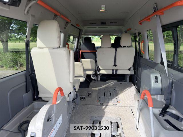 Nissan NV350 Caravan 2014-03 958734-18