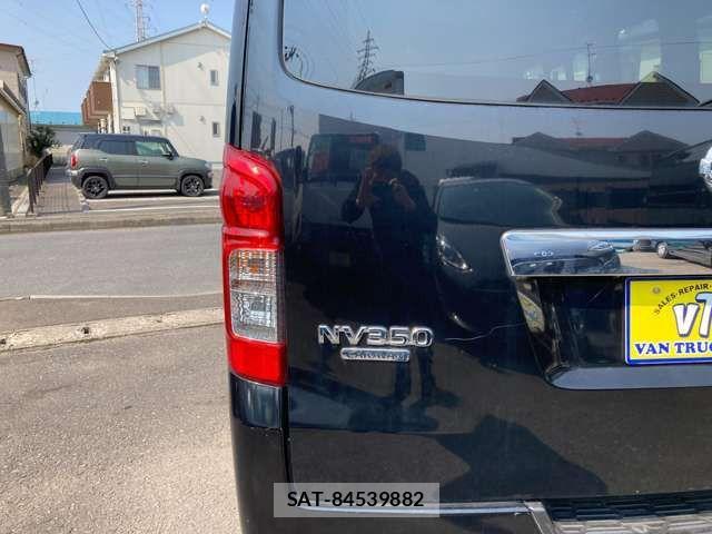 Nissan NV350 Caravan 2014-03 989112-15