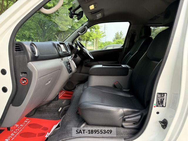 Nissan NV350 Caravan 2013-05 989111-9