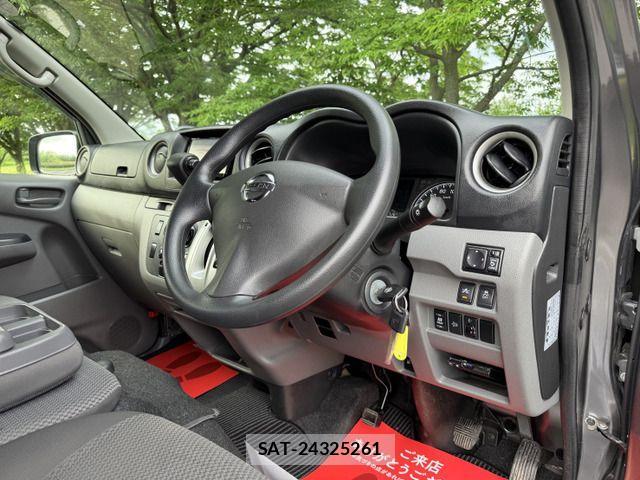Nissan NV350 Caravan 2019-05 1056234-10
