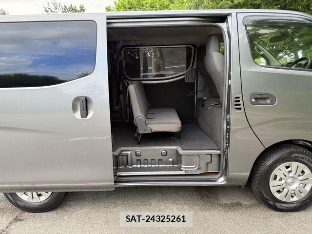 Nissan NV350 Caravan 2019-05 1056234-15
