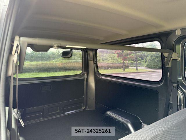 Nissan NV350 Caravan 2019-05 1056234-17