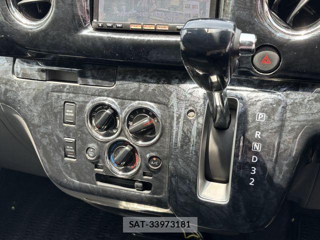 Nissan NV350 Caravan 2014-09 1073621-10