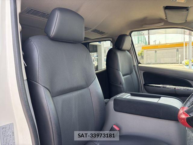 Nissan NV350 Caravan 2014-09 1073621-3