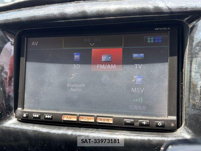 Nissan NV350 Caravan 2014-09 1073621-7