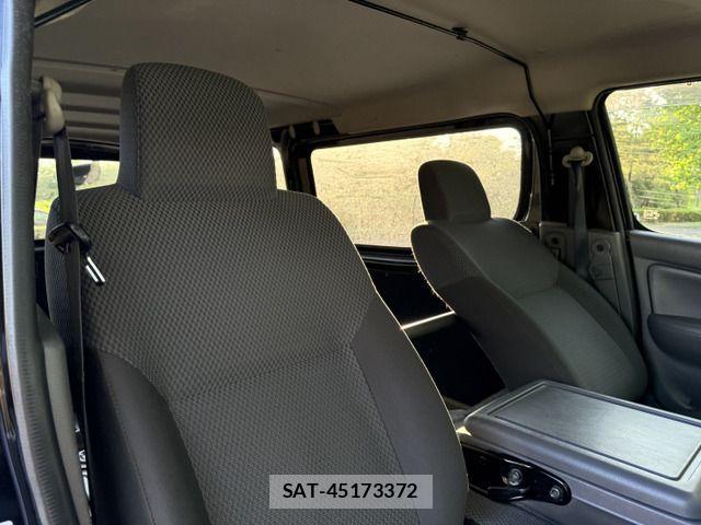 Nissan NV350 Caravan 2015-01 1093258-15