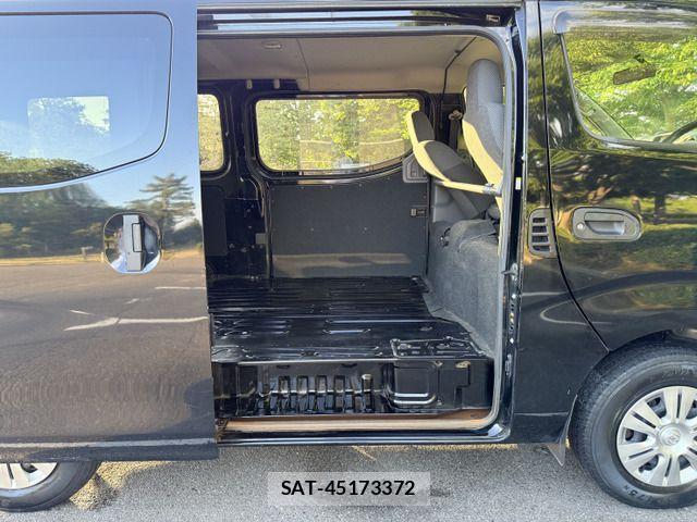 Nissan NV350 Caravan 2015-01 1093258-16