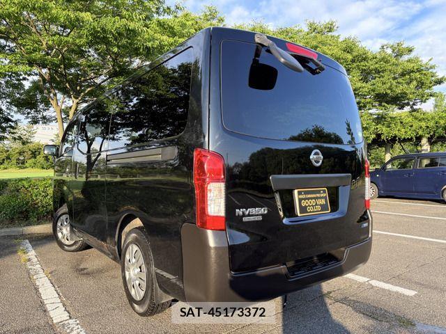 Nissan NV350 Caravan 2015-01 1093258-1