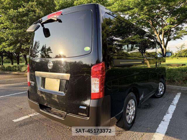 Nissan NV350 Caravan 2015-01 1093258-3