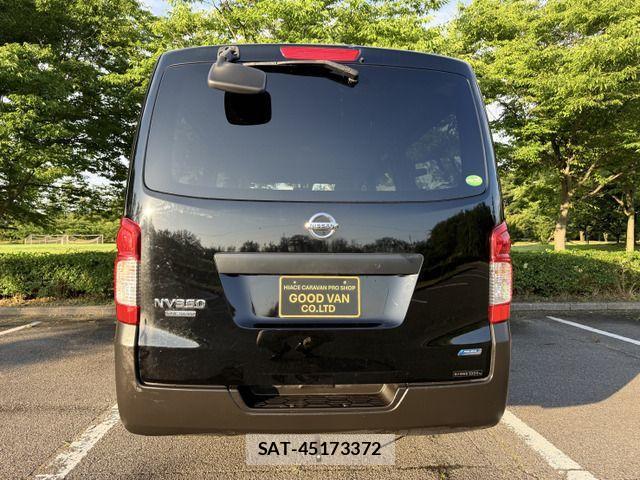 Nissan NV350 Caravan 2015-01 1093258-5