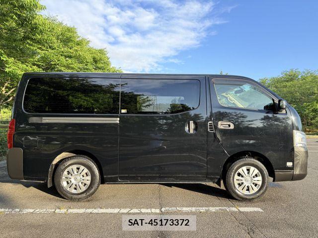 Nissan NV350 Caravan 2015-01 1093258-6