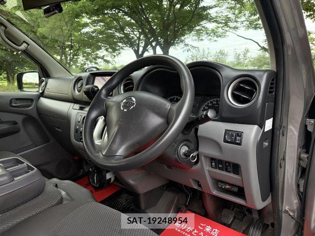 Nissan NV350 Caravan 2015-05 1087764-10