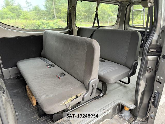 Nissan NV350 Caravan 2015-05 1087764-16