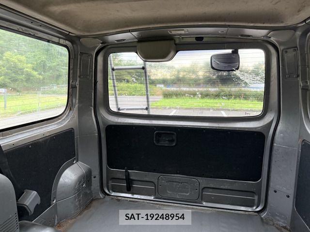 Nissan NV350 Caravan 2015-05 1087764-17