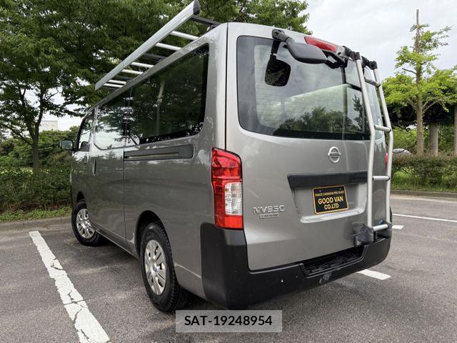 Nissan NV350 Caravan 2015-05 1087764-1