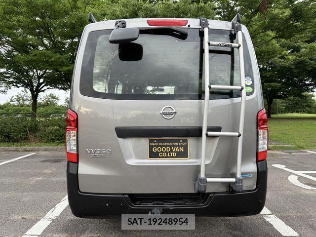 Nissan NV350 Caravan 2015-05 1087764-5