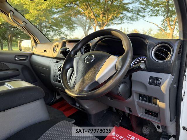 Nissan NV350 Caravan 2015-10 1207924-10