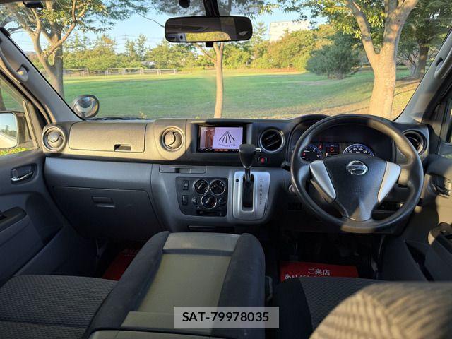 Nissan NV350 Caravan 2015-10 1207924-11