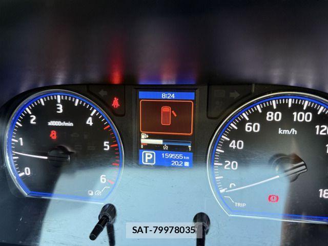 Nissan NV350 Caravan 2015-10 1207924-12