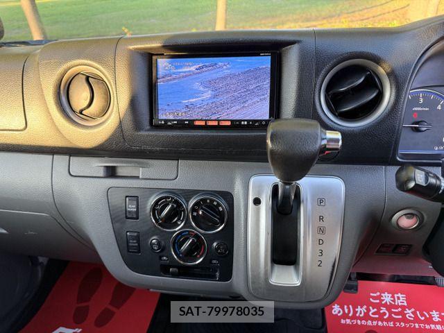 Nissan NV350 Caravan 2015-10 1207924-13