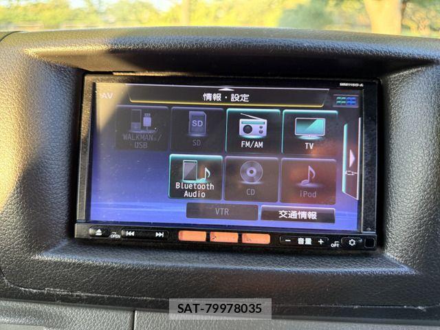 Nissan NV350 Caravan 2015-10 1207924-14