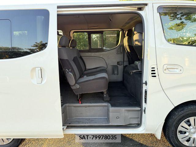 Nissan NV350 Caravan 2015-10 1207924-15