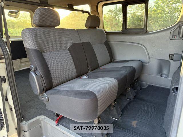 Nissan NV350 Caravan 2015-10 1207924-16