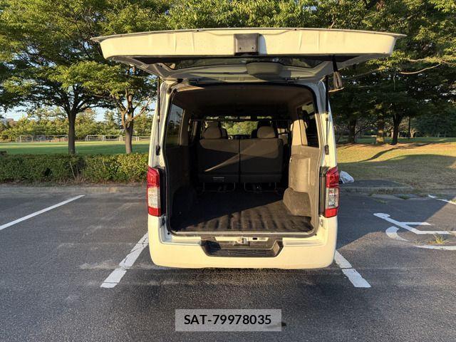 Nissan NV350 Caravan 2015-10 1207924-19