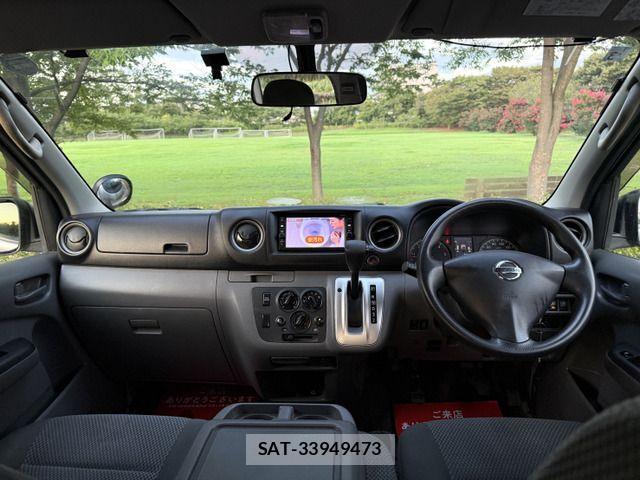Nissan NV350 Caravan 2018-03 1258530-11