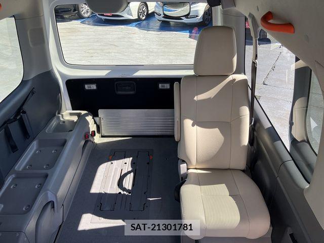 Nissan NV350 Caravan 2019-07 1293087-17